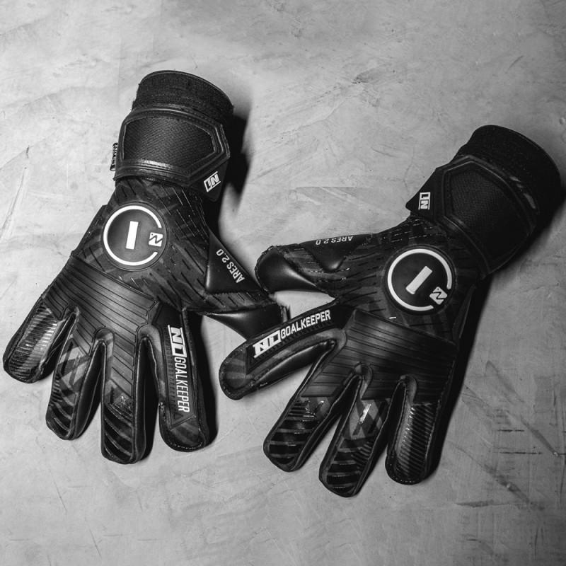 n1 goalkeeper Guantes de Portero Ares 2.0 All Black UGT+ II Devoluciones gratuitas