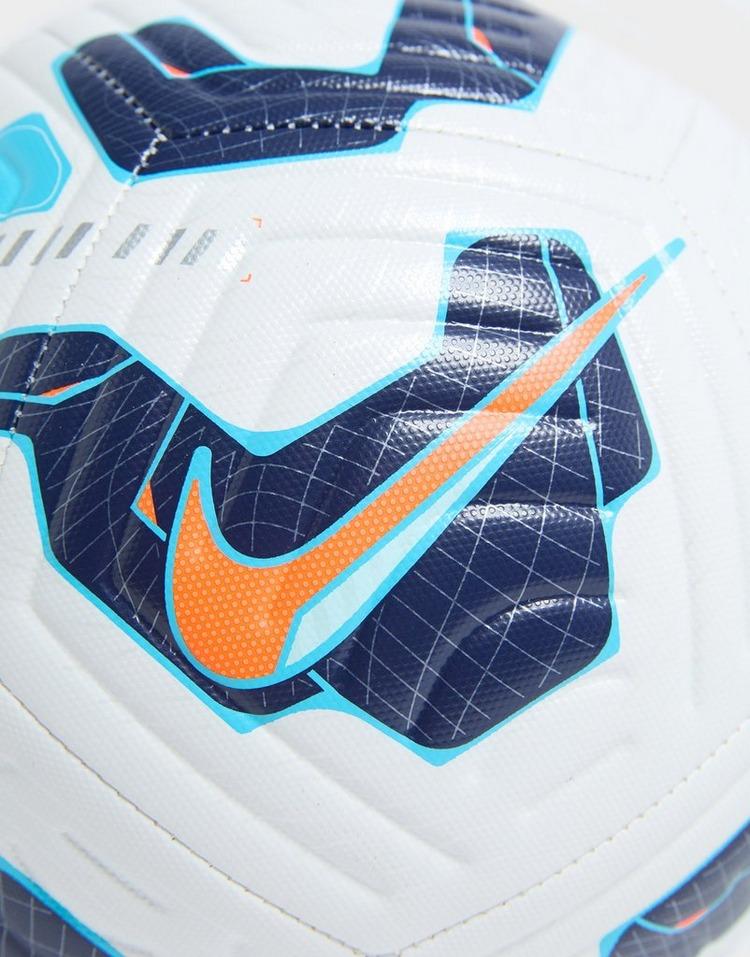 JD Sports Nike Balón de fútbol Academy En oferta