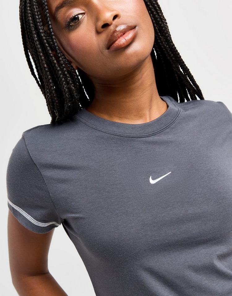 JD Sports Nike Camiseta Graphic Swoosh Chill Ofertas