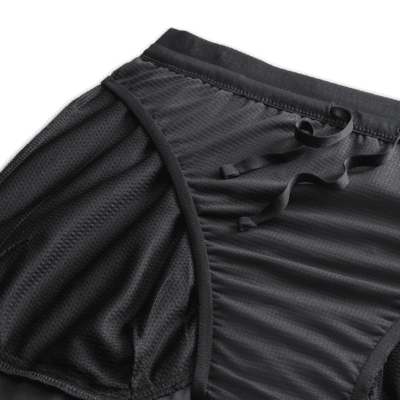 Nike Nike StridePantalón corto de running Dri-FIT de 13 cm con malla interior - Hombre Último día