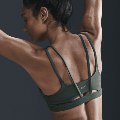 Nike Nike Zenvy StrappySujetador deportivo de sujeción ligera con almohadilla - Mujer Outlet