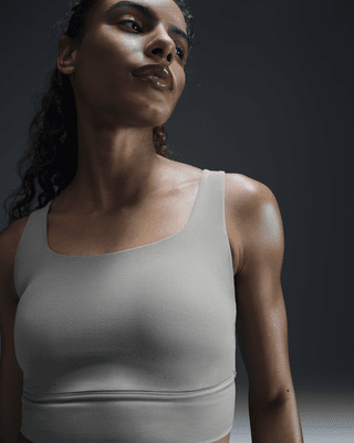 Nike Nike ZenvySujetador deportivo de sujeción media con almohadilla y escote alto - Mujer Outlet online