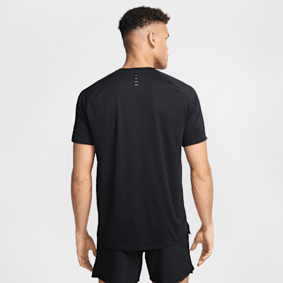 Nike Nike StrideCamiseta de running Dri-FIT ADV de manga corta - Hombre Rebajas baratas