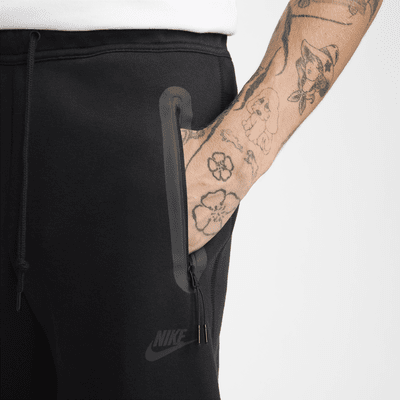 Nike Nike TechPantalón de tejido Fleece con dobladillo abierto - Hombre Descuento