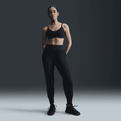 Nike Nike Alate MinimalistSujetador deportivo convertible de sujeción ligera con almohadilla - Mujer Solo queda un día
