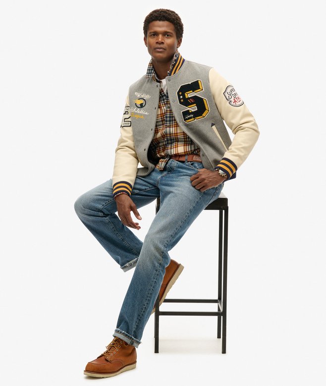superdry Cazadora bómber con insignia universitaria Ofertas